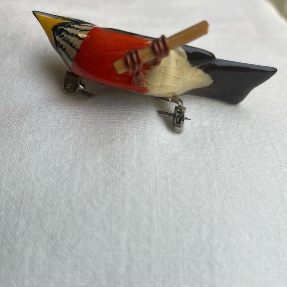 Vintage Hand Carved Genuine Auth. Takahashi Robin Bird Brooch Pin .Signed (K.T.) - Picture 8 of 10